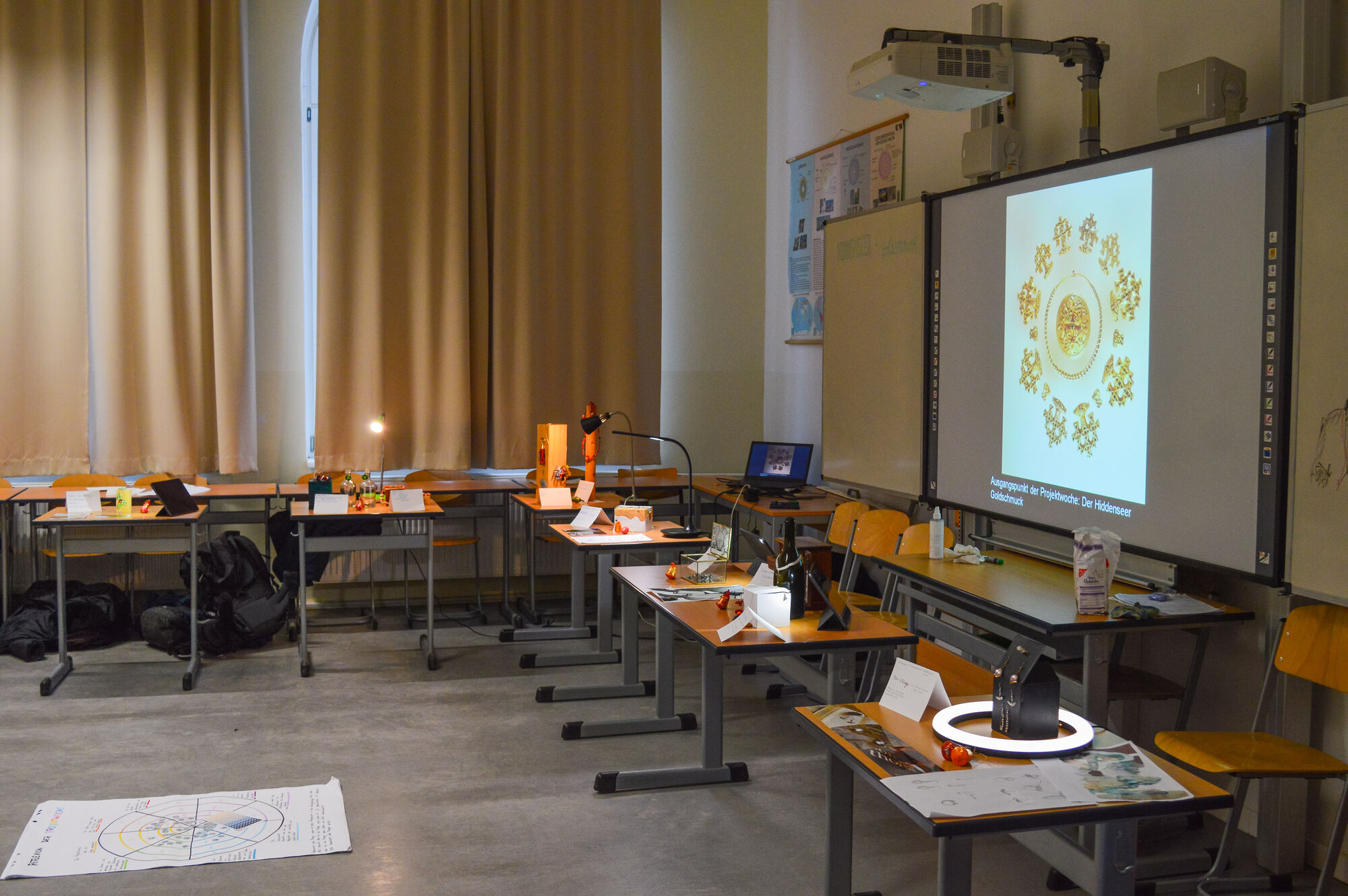 Ausstellung über den Wikingerschmuck, organisiert von Schüler*innen