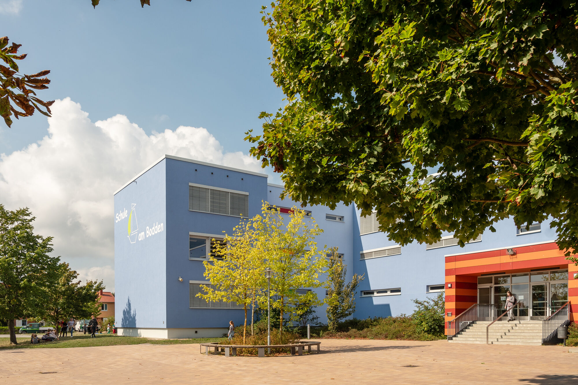 Schule am Bodden in Neuenkirchen (Gebäudeansicht außen)