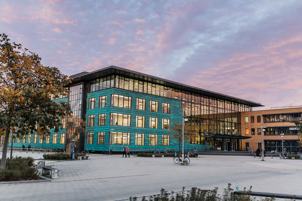 Außenansicht der Zentralen Universitätsbibliothek