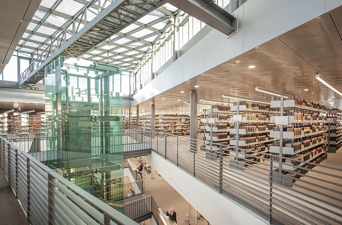 Innenansicht von der Zentralen Universitätsbibliothek